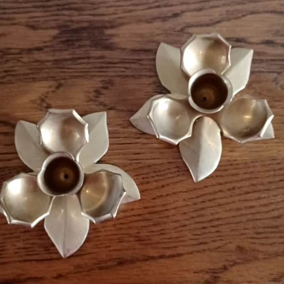 Accents Euc Pair Of Vintage Brass Floral Shaped Taper Candle Holders